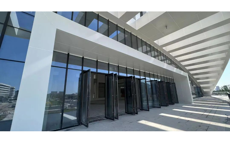 安全性能再升級(jí)：自動(dòng)閉門(mén)器的多重防護(hù)機(jī)制